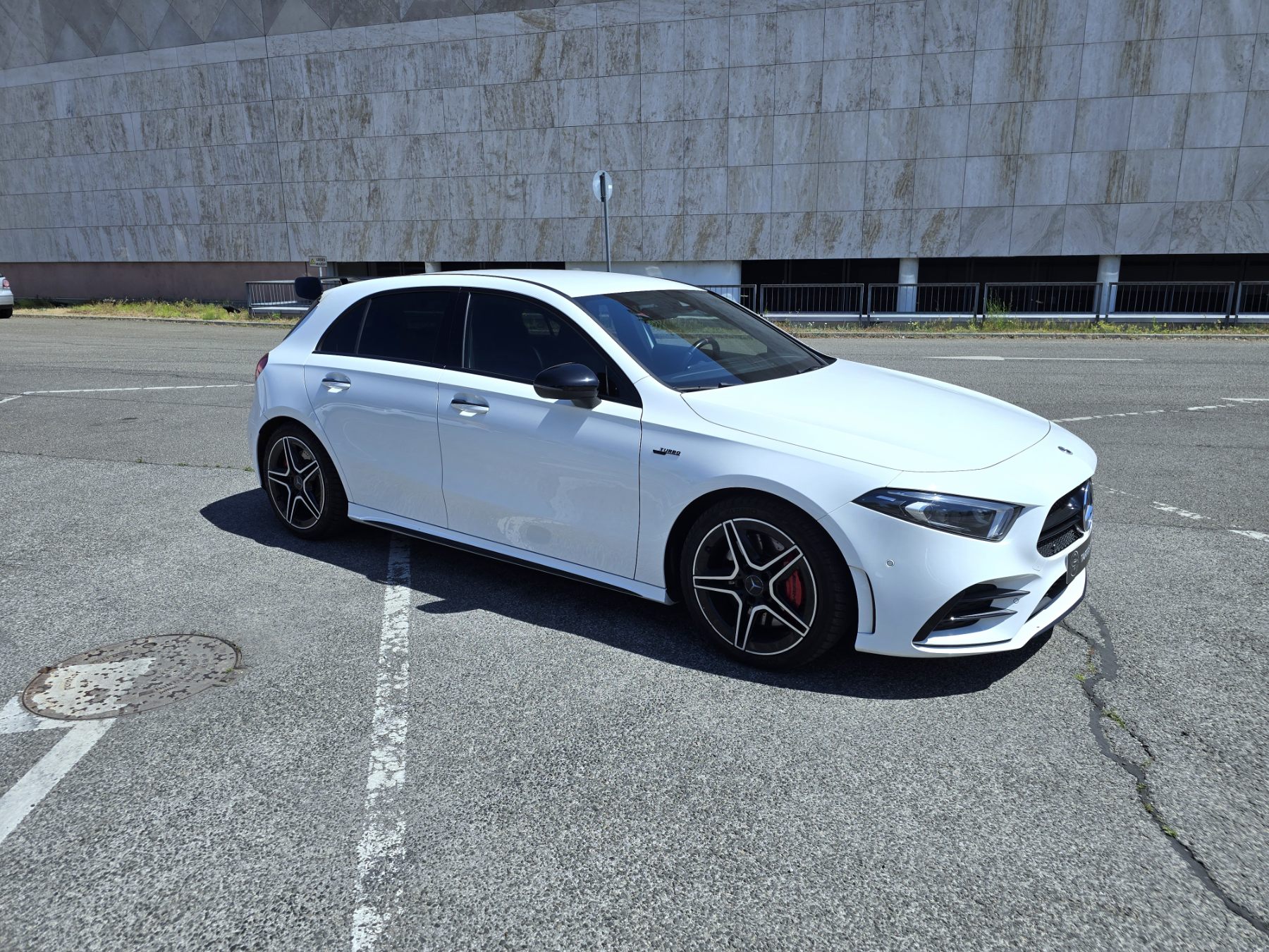 Mercedes A35 AMG (14)