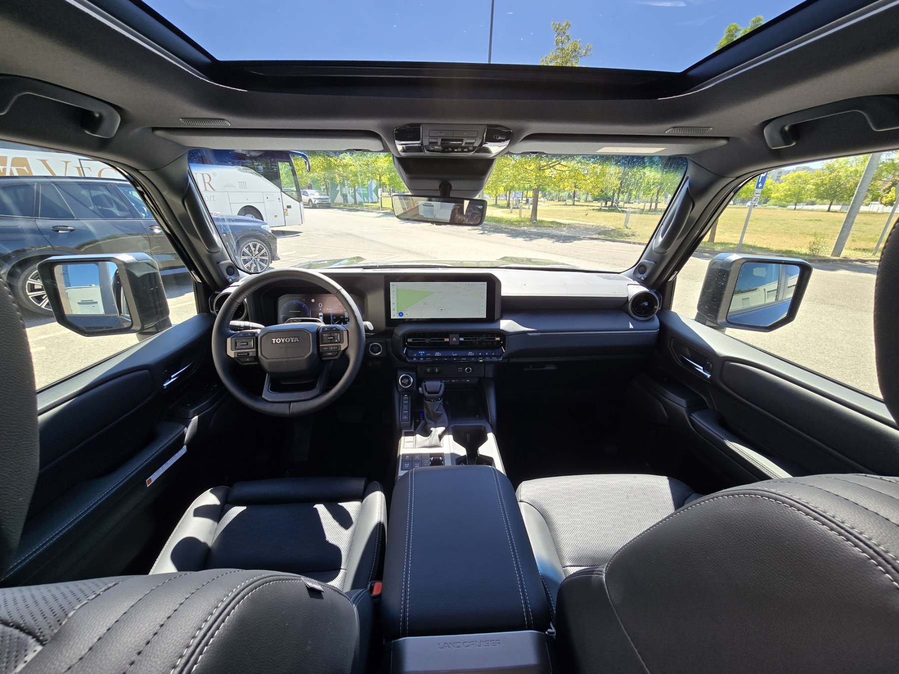 Toyota Land Cruiser (9)