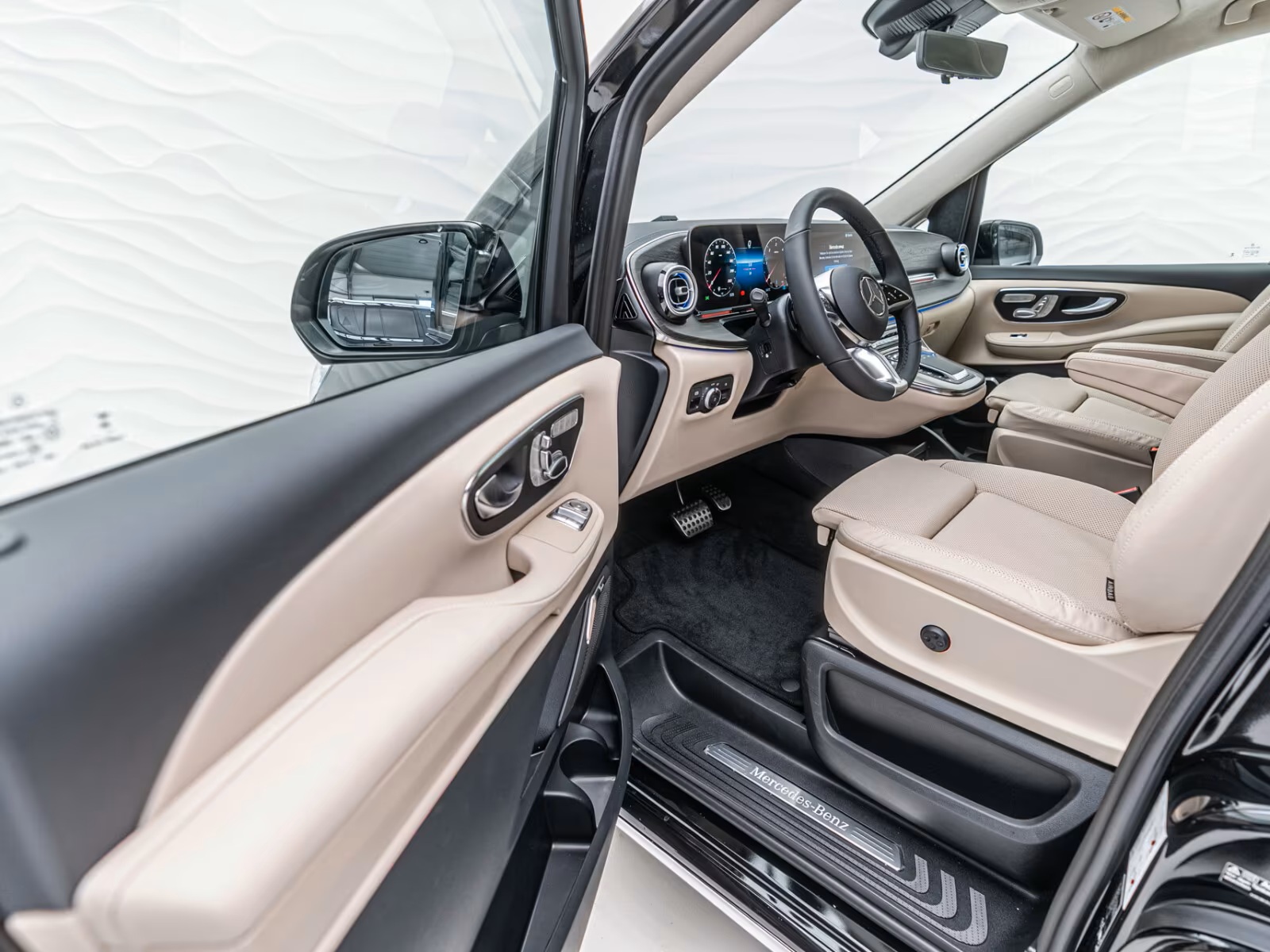 Mercedes V300d VIP (3)